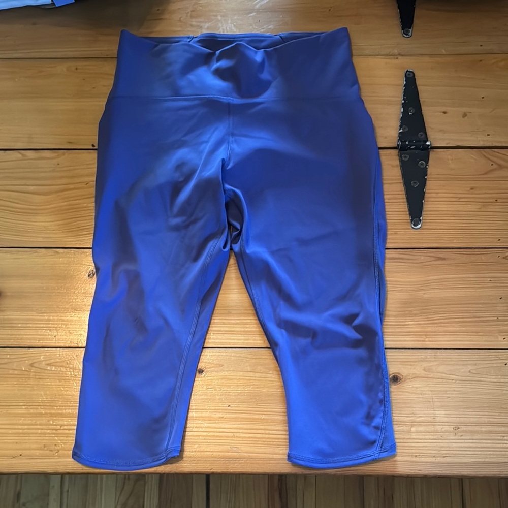 Lululemon sz 10 purple Capri Leggings